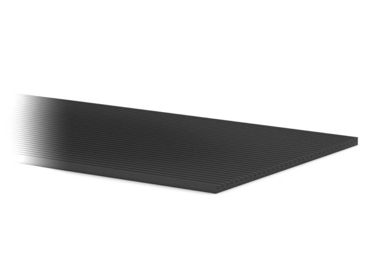 Narrow grooved rubber mat black
